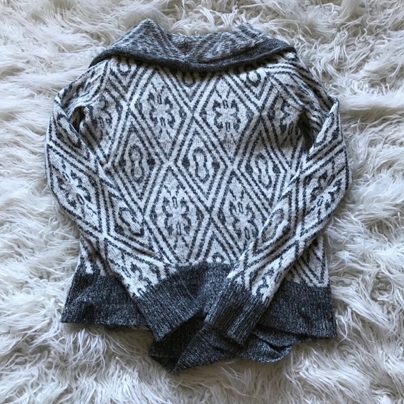 A&F GREY WHITE‎ IKAT DIAMOND WRAP CARDIGAN SWEATER - Picture 7 of 8